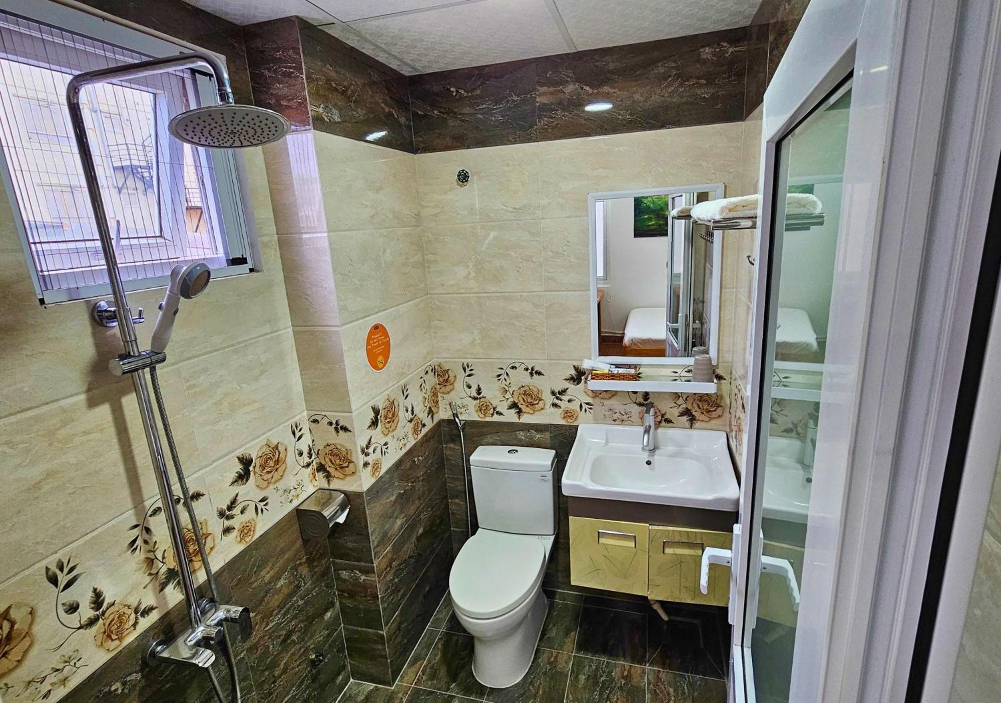 Maxim Hotel Dalat Bagian luar foto